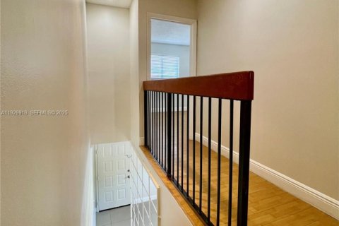 Снять в аренду виллу или дом в Майами, Флорида 2 спальни, 84.91м2, № 1990072 - фото 29