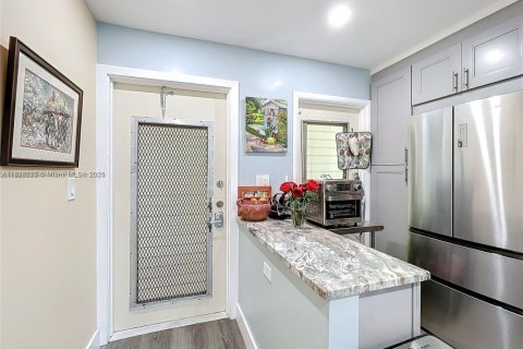 Copropriété à vendre à Hallandale Beach, Floride: 2 chambres, 97.55 m2 № 1981461 - photo 3