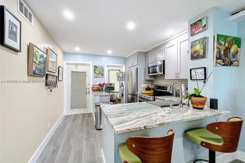 Copropriété à vendre à Hallandale Beach, Floride: 2 chambres, 97.55 m2 № 1981461 - photo 6
