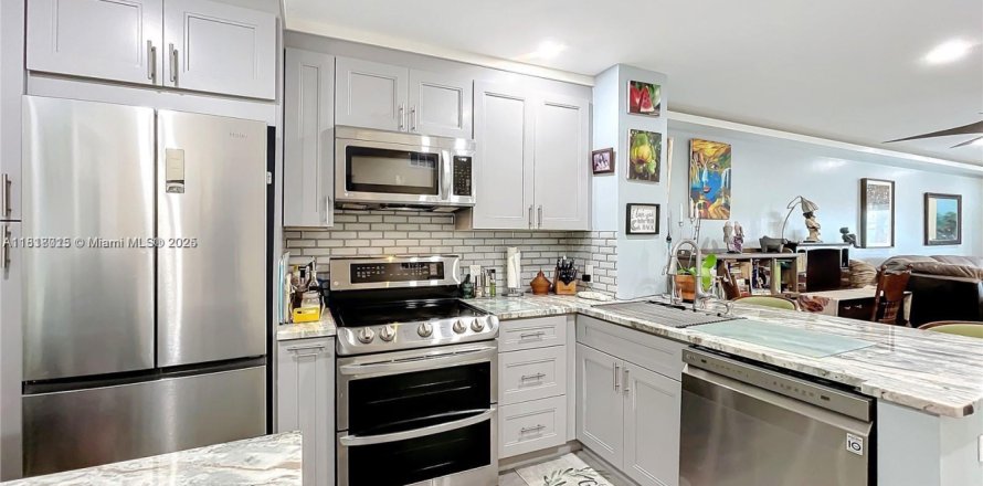 Condo à Hallandale Beach, Floride, 2 chambres № 1981461