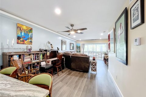 Copropriété à vendre à Hallandale Beach, Floride: 2 chambres, 97.55 m2 № 1981461 - photo 11