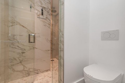 Condo in Miami Beach, Florida, 1 bedroom  № 1940109 - photo 23