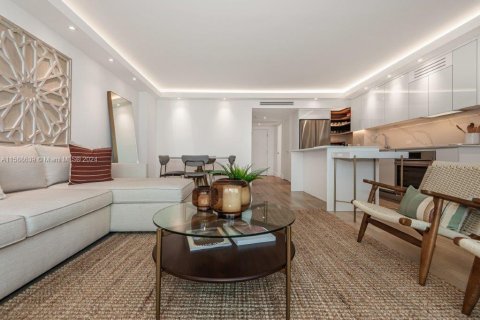 Condo in Miami Beach, Florida, 1 bedroom  № 1940109 - photo 9