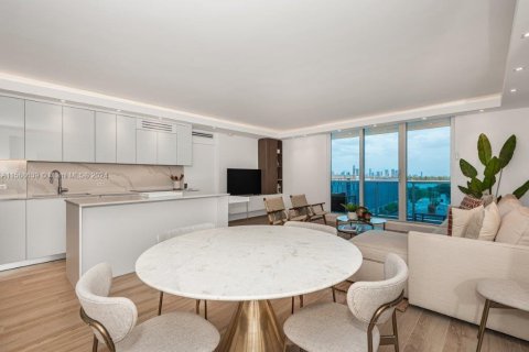Condo in Miami Beach, Florida, 1 bedroom  № 1940109 - photo 4