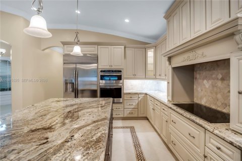 House in Pembroke Pines, Florida 5 bedrooms, 261.98 sq.m. № 2045929 - photo 6