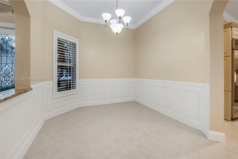 House in Pembroke Pines, Florida 5 bedrooms, 261.98 sq.m. № 2045929 - photo 18