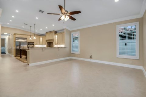 House in Pembroke Pines, Florida 5 bedrooms, 261.98 sq.m. № 2045929 - photo 12