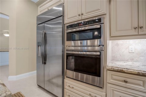 House in Pembroke Pines, Florida 5 bedrooms, 261.98 sq.m. № 2045929 - photo 7