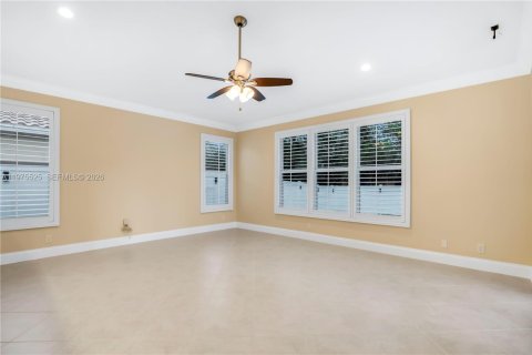 House in Pembroke Pines, Florida 5 bedrooms, 261.98 sq.m. № 2045929 - photo 13