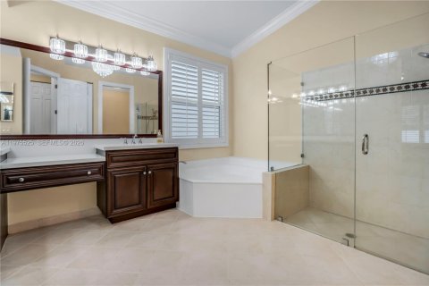 House in Pembroke Pines, Florida 5 bedrooms, 261.98 sq.m. № 2045929 - photo 23