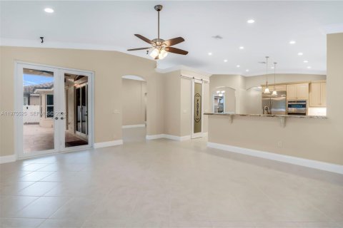 House in Pembroke Pines, Florida 5 bedrooms, 261.98 sq.m. № 2045929 - photo 11