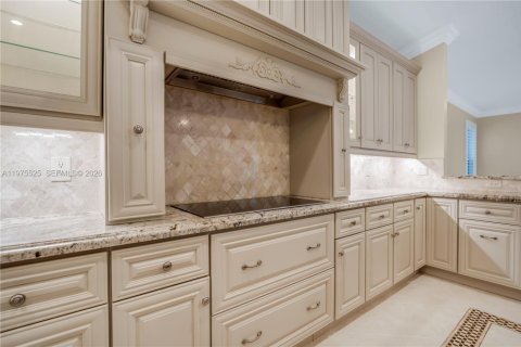 House in Pembroke Pines, Florida 5 bedrooms, 261.98 sq.m. № 2045929 - photo 9