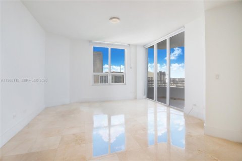 Copropriété à louer à Miami, Floride: 3 chambres, 213.02 m2 № 2028947 - photo 4