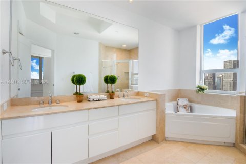 Copropriété à louer à Miami, Floride: 3 chambres, 213.02 m2 № 2028947 - photo 16