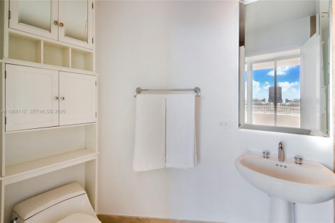 Copropriété à louer à Miami, Floride: 3 chambres, 213.02 m2 № 2028947 - photo 27