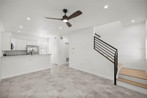 Townhouse in Williston, Florida 2 bedrooms, 92.9 sq.m. № 1894673 - photo 8