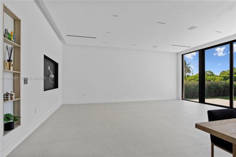 Casa en alquiler en Miami Beach, Florida, 5 dormitorios, 257.25 m2 № 1992907 - foto 9
