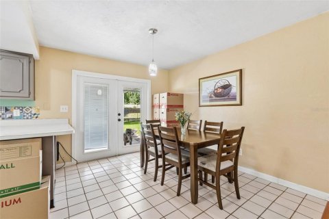 House in Gainesville, Florida 3 bedrooms, 140.47 sq.m. № 2138377 - photo 10