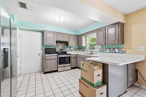 House in Gainesville, Florida 3 bedrooms, 140.47 sq.m. № 2138377 - photo 6
