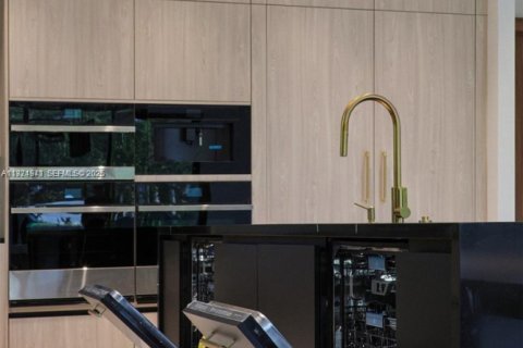 Casa en venta en Davie, Florida, 5 dormitorios, 559.18 m2 № 1983498 - foto 13