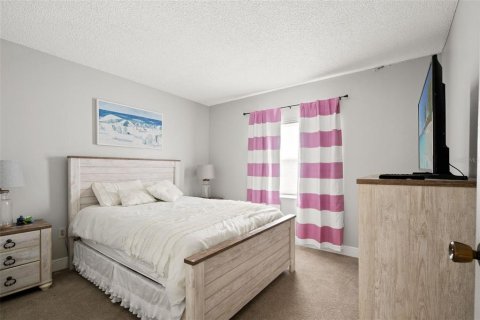 Condo in Saint Petersburg, Florida, 2 bedrooms  № 2379134 - photo 13