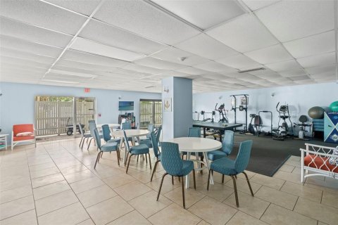 Condo in Saint Petersburg, Florida, 2 bedrooms  № 2379134 - photo 21