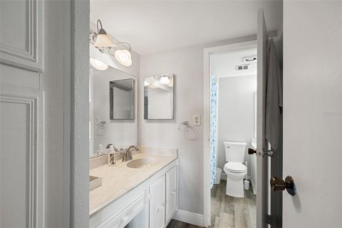 Condo in Saint Petersburg, Florida, 2 bedrooms  № 2379134 - photo 10