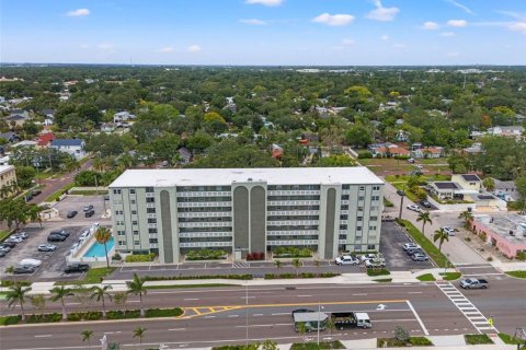 Condo in Saint Petersburg, Florida, 2 bedrooms  № 2379134 - photo 28