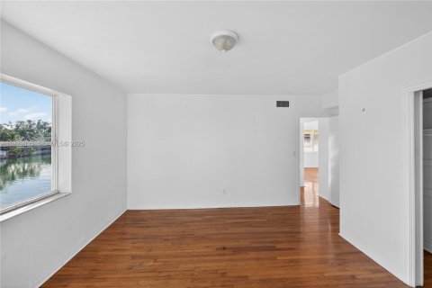 Apartment in Miami Beach, Florida 2 bedrooms № 1989286 - photo 29