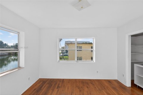 Apartment in Miami Beach, Florida 2 bedrooms № 1989286 - photo 26