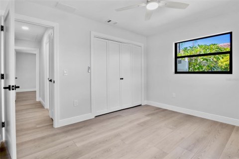 House in Englewood, Florida 3 bedrooms, 183.2 sq.m. № 2421902 - photo 22