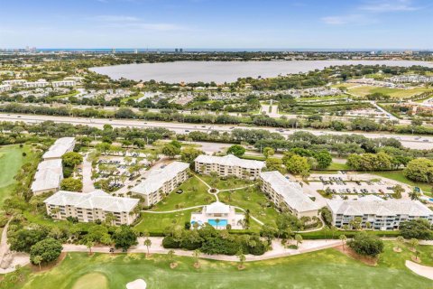 Copropriété à vendre à West Palm Beach, Floride: 2 chambres, 133.97 m2 № 2182991 - photo 2