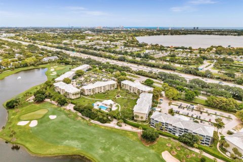 Copropriété à vendre à West Palm Beach, Floride: 2 chambres, 133.97 m2 № 2182991 - photo 3