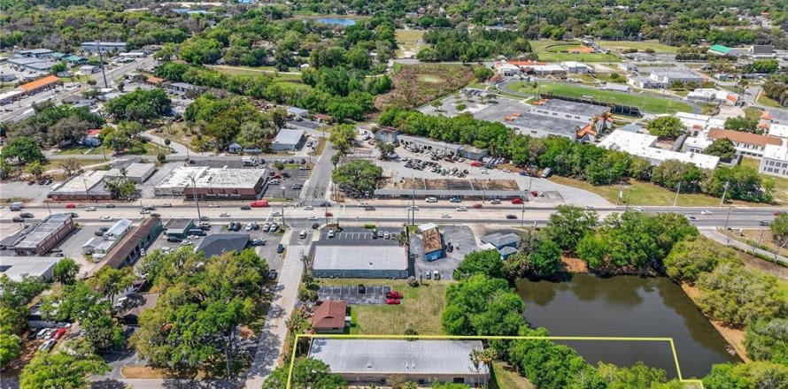 Propiedad comercial en Leesburg, Florida 694.91 m2 № 2283791