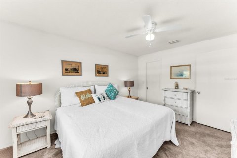 Condo in Sarasota, Florida, 2 bedrooms № 2334261 - photo 29