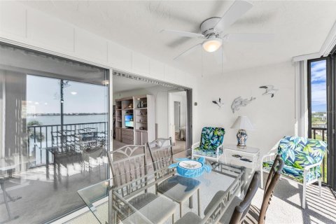 Condo in Sarasota, Florida, 2 bedrooms № 2334261 - photo 20