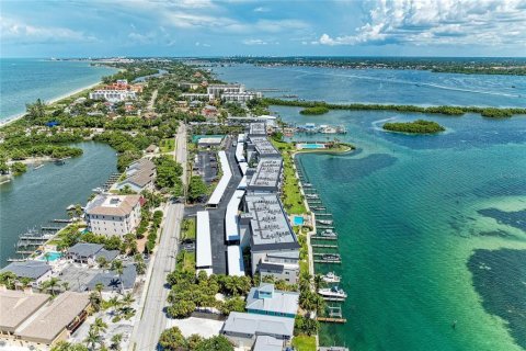 Condo in Sarasota, Florida, 2 bedrooms № 2334261 - photo 4