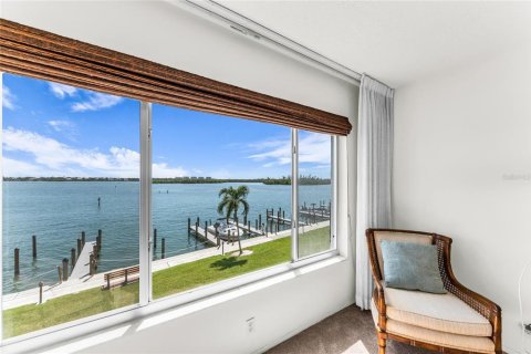 Condo in Sarasota, Florida, 2 bedrooms № 2334261 - photo 25