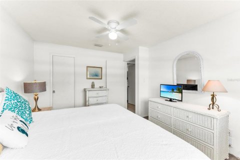 Condo in Sarasota, Florida, 2 bedrooms № 2334261 - photo 30