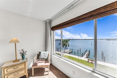Condo in Sarasota, Florida, 2 bedrooms № 2334261 - photo 24