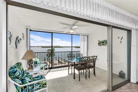 Condo in Sarasota, Florida, 2 bedrooms № 2334261 - photo 14