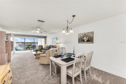 Condo in Sarasota, Florida, 2 bedrooms № 2334261 - photo 6
