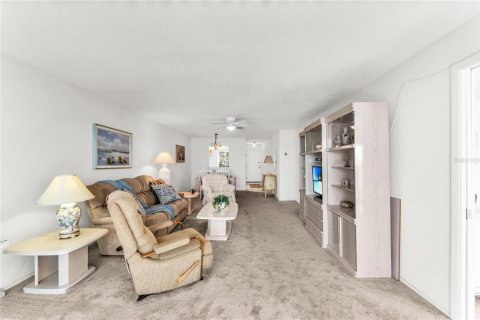 Condo in Sarasota, Florida, 2 bedrooms № 2334261 - photo 10