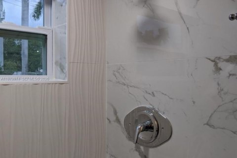 Condo in North Miami, Florida, 1 bedroom  № 2046471 - photo 9