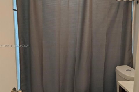 Condo in North Miami, Florida, 1 bedroom  № 2046471 - photo 13