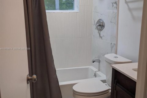 Condo in North Miami, Florida, 1 bedroom  № 2046471 - photo 3
