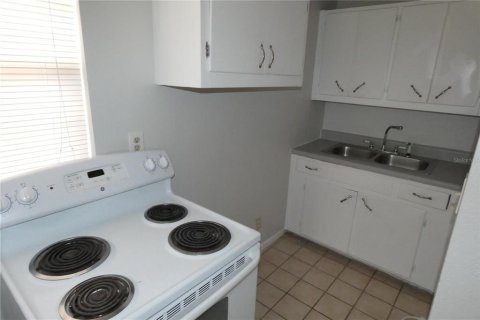 Casa en alquiler en Saint Petersburg, Florida, 3 dormitorios, 143.91 m2 № 1879994 - foto 14