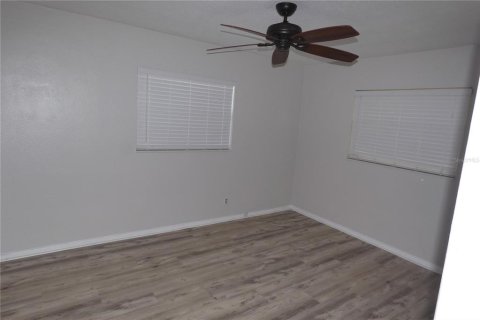 Casa en alquiler en Saint Petersburg, Florida, 3 dormitorios, 143.91 m2 № 1879994 - foto 11