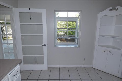 Casa en alquiler en Saint Petersburg, Florida, 3 dormitorios, 143.91 m2 № 1879994 - foto 7