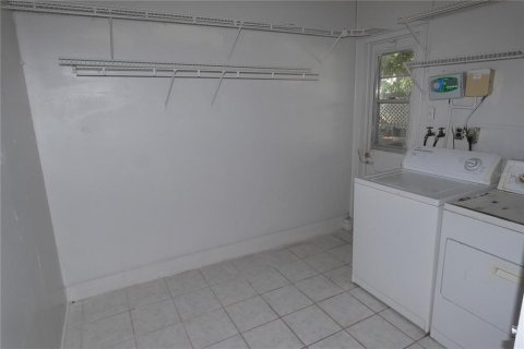 Casa en alquiler en Saint Petersburg, Florida, 3 dormitorios, 143.91 m2 № 1879994 - foto 12